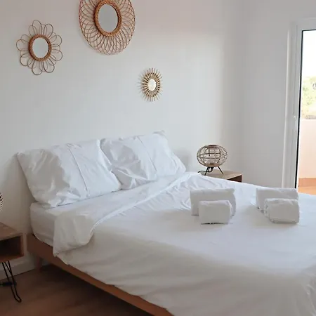 Vivenda Geminada Com Piscina A 10 Minutos A Pe Da Praia, By Qozzy * Portimao