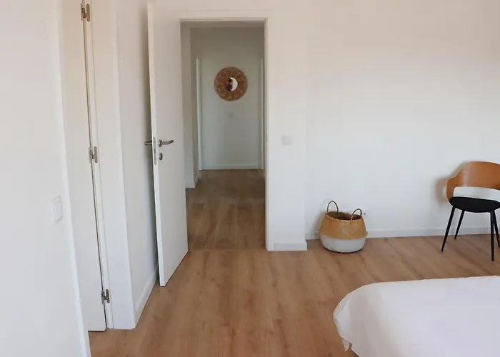 Vivenda Geminada Com Piscina A 10 Minutos A Pe Da Praia, By Qozzy וילה *