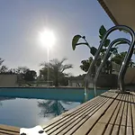 Vivenda Geminada Com Piscina A 10 Minutos A Pe Da Praia, By Qozzy Βίλα Portimão