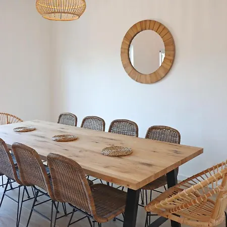 Vivenda Geminada Com Piscina A 10 Minutos A Pe Da Praia, By Qozzy Villa