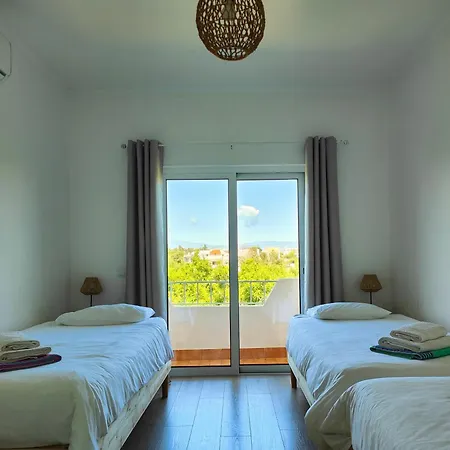 Vivenda Geminada Com Piscina A 10 Minutos A Pe Da Praia, By Qozzy * Portimão