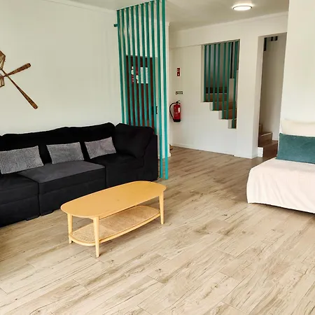 Villa Vivenda Geminada Com Piscina A 10 Minutos A Pe Da Praia, By Qozzy *