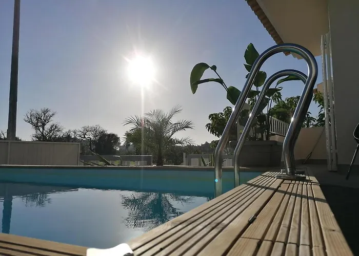 Vivenda Geminada Com Piscina A 10 Minutos A Pe Da Praia, By Qozzy Вилла Портиман