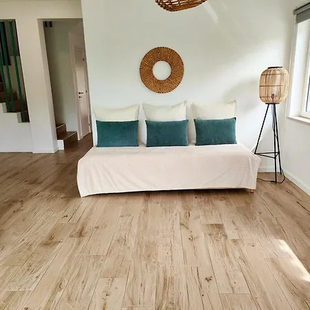Villa Vivenda Geminada Com Piscina A 10 Minutos A Pe Da Praia, By Qozzy