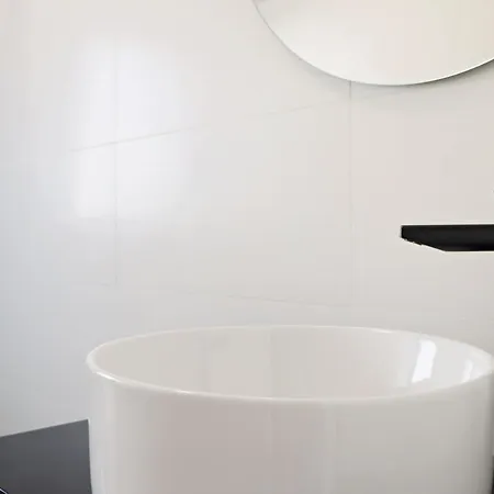 Vivenda Geminada Com Piscina A 10 Minutos A Pe Da Villa *