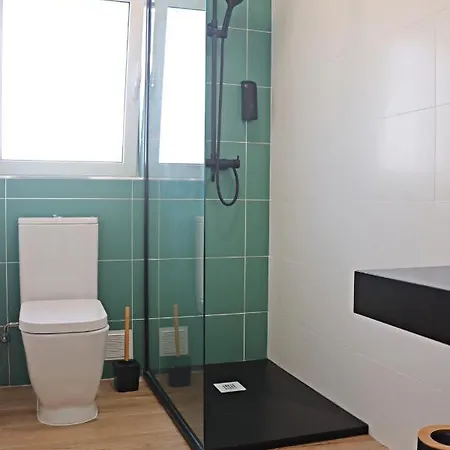 Vivenda Geminada Com Piscina A 10 Minutos A Pe Da Villa