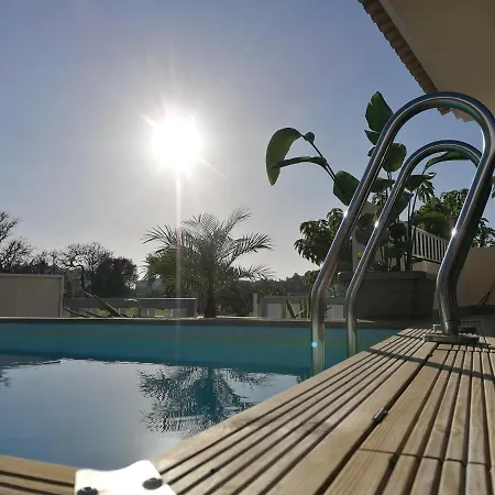 Vivenda Geminada Com Piscina A 10 Minutos A Pe Da Villa Portimao