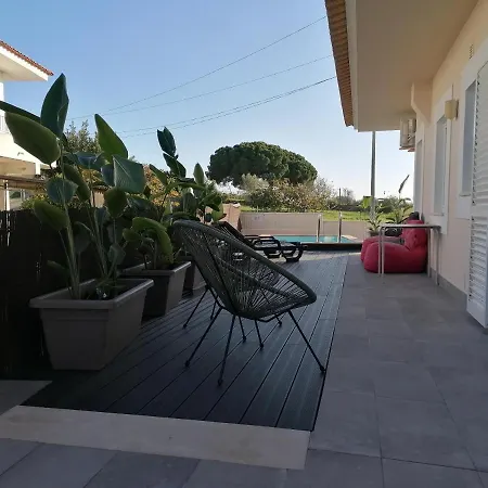 Vivenda Geminada Com Piscina A 10 Minutos A Pe Da Villa *