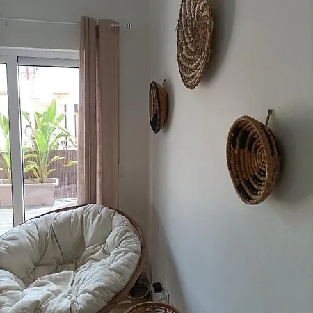 Vivenda Geminada Com Piscina A 10 Minutos A Pe Da